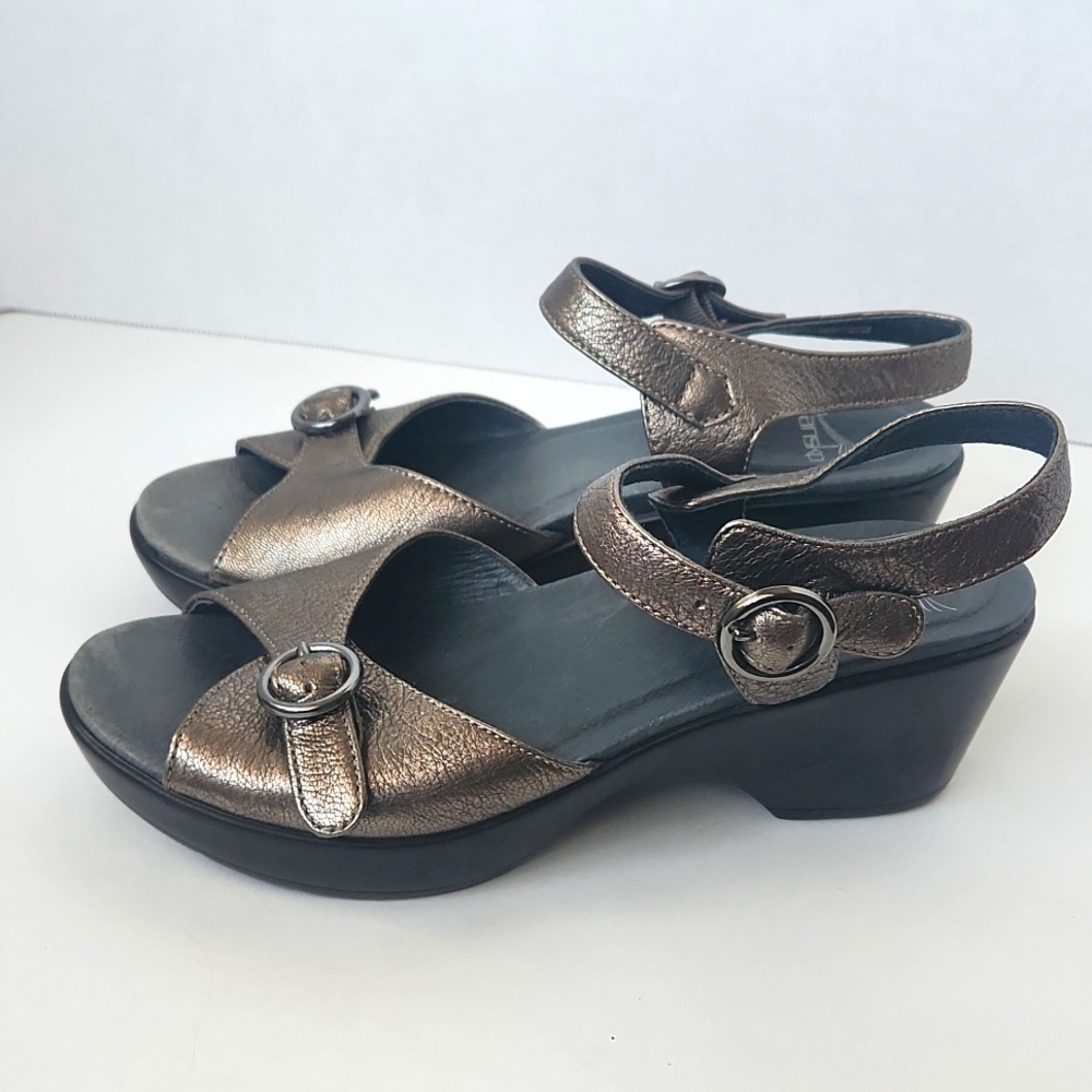 Sale 🔥 Dansko Women's Tricia Metallic Bronze Leather Sandal Size 38